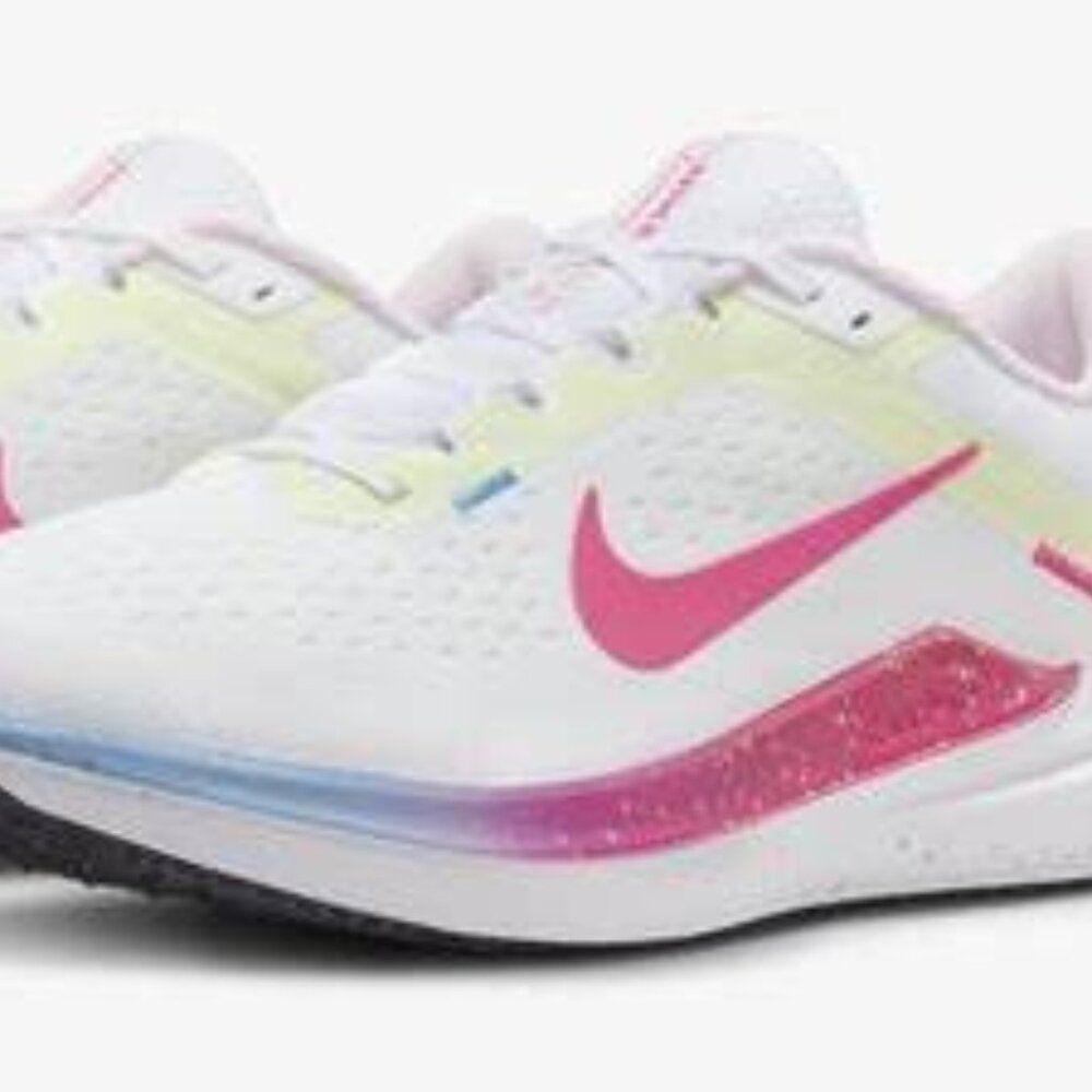 (NEW/NEVER WORN) Women's Nike Winflo 10 Road Running Shoes; Sz. 8.5; White/Pink
